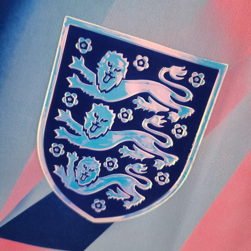 Camisa Inglaterra Treino Geometric  2223 Torcedor Nike Masculina - Azul e rosa - Paixao de Torcedores